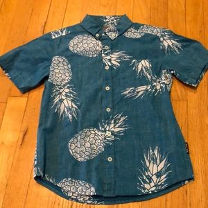 Boy’s pineapple shirt, size medium.